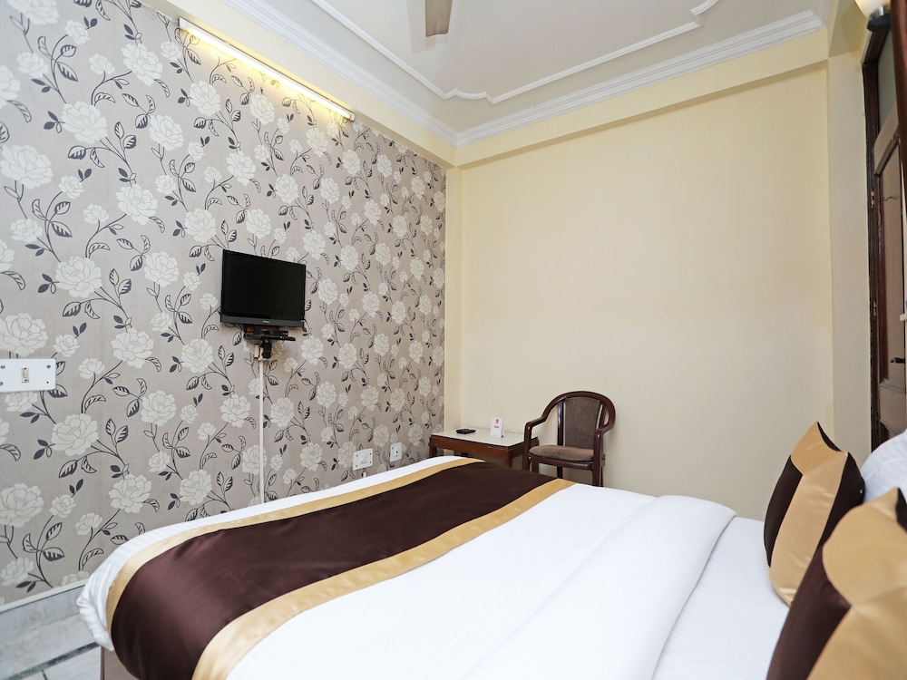 OYO 9916 Hotel Bhoomik Villas