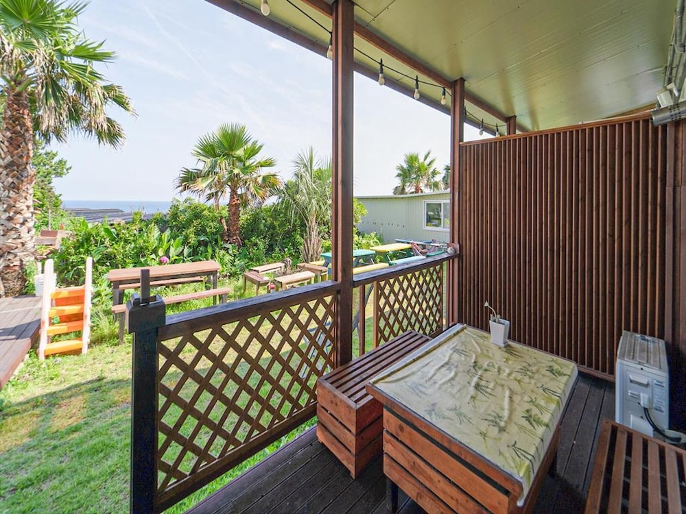 Jeju Haebaragi Pension