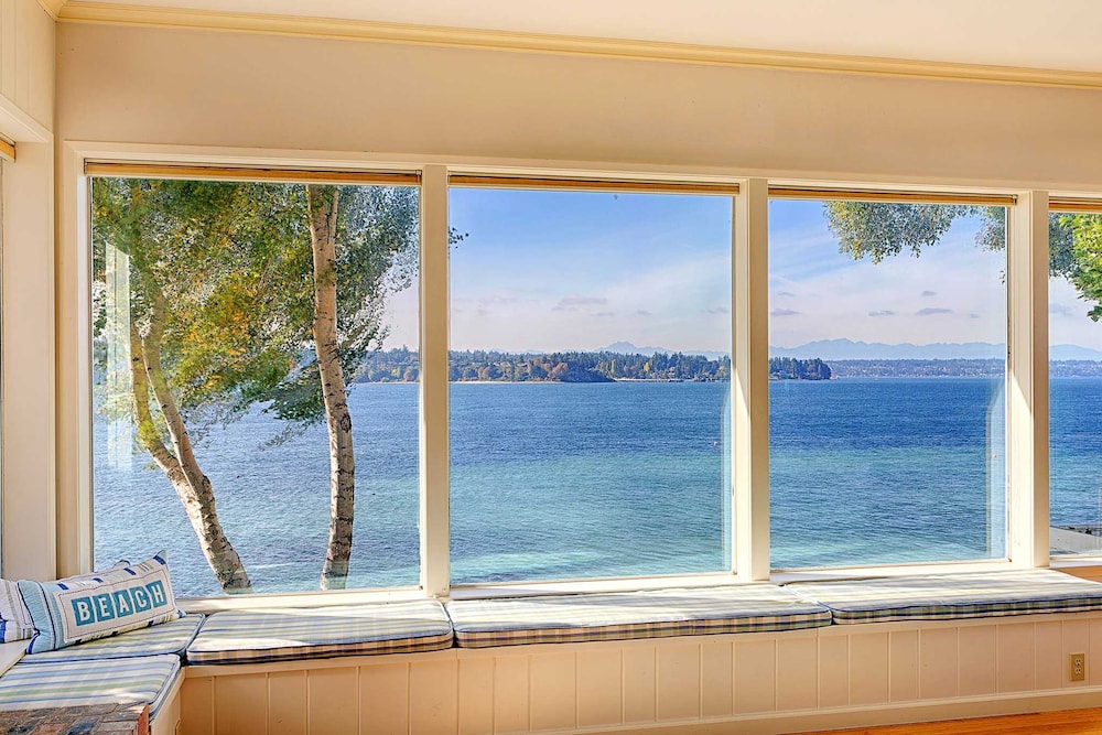 Four Stone Beach House