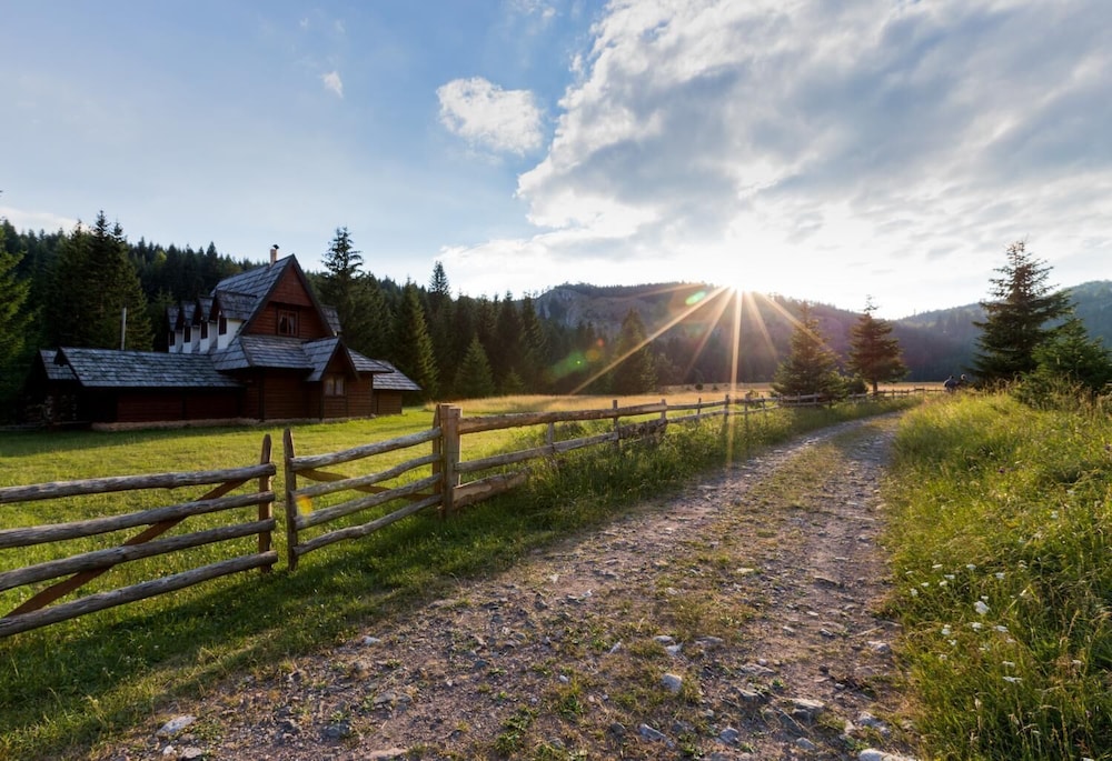 Green Mountain House Zelengora view 4