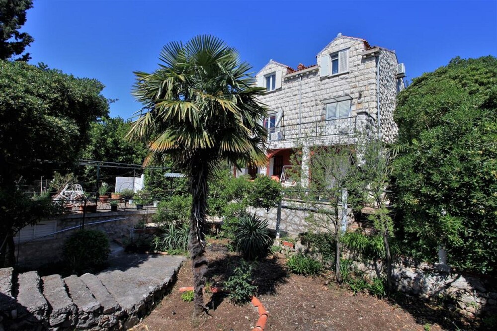 Apartman Laura Zaton