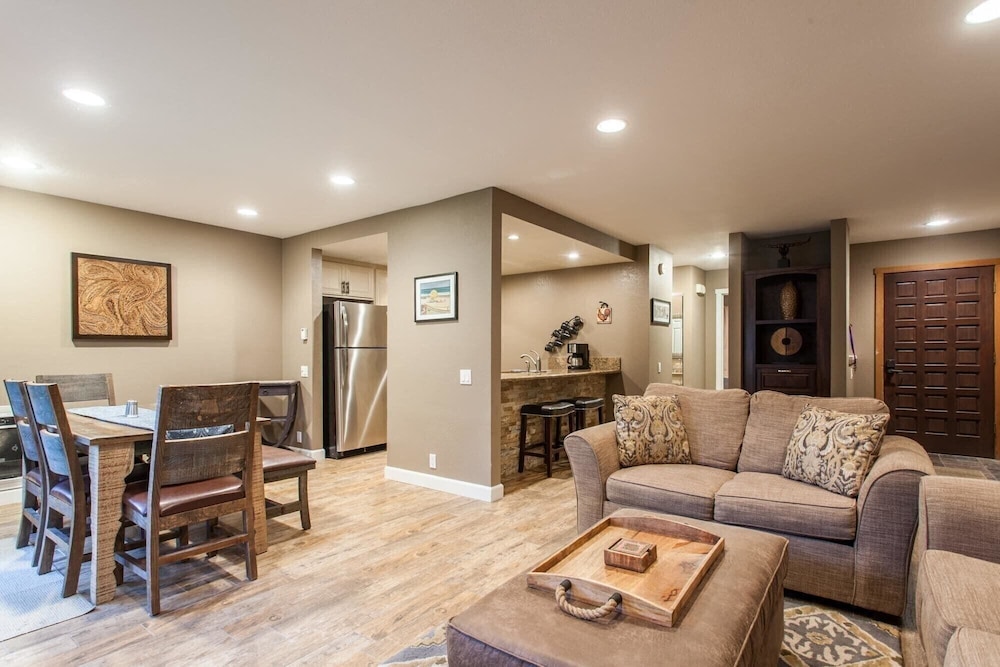 Snowcreek 405 Phase III