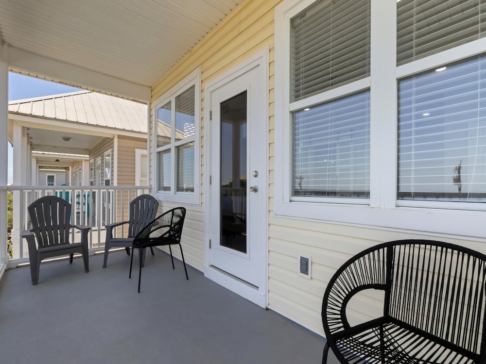 Sunset On Seabreeze by Southern Vacation Rentals