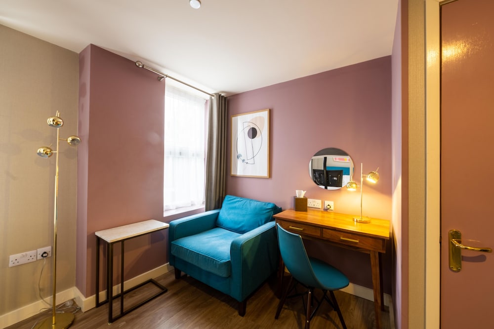 Aaron Wise - 62 Plantagenet Street