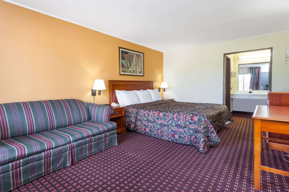 Days Inn by Wyndham Seymour view 2