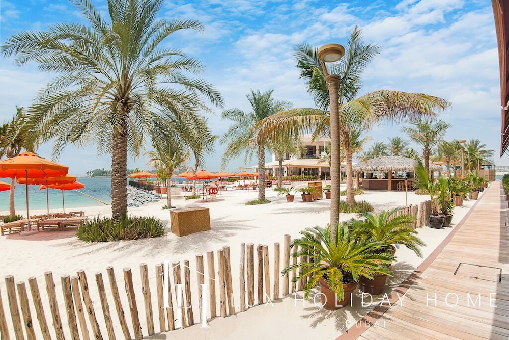 LUX Holiday Home - Azure Residence 4