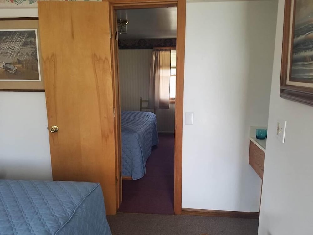 Leona's Motel