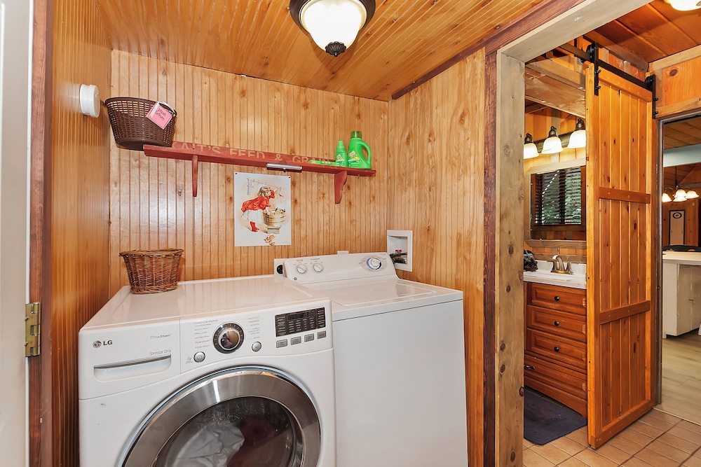 The Squirrels Nest Pet Friendly!