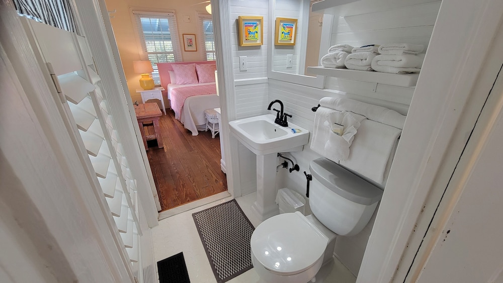Twelve Palms Cottage by Tybee Vacation Rentals