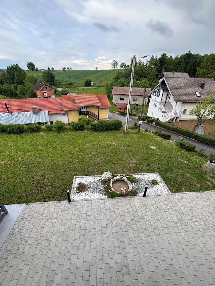 Estate Pavlić
