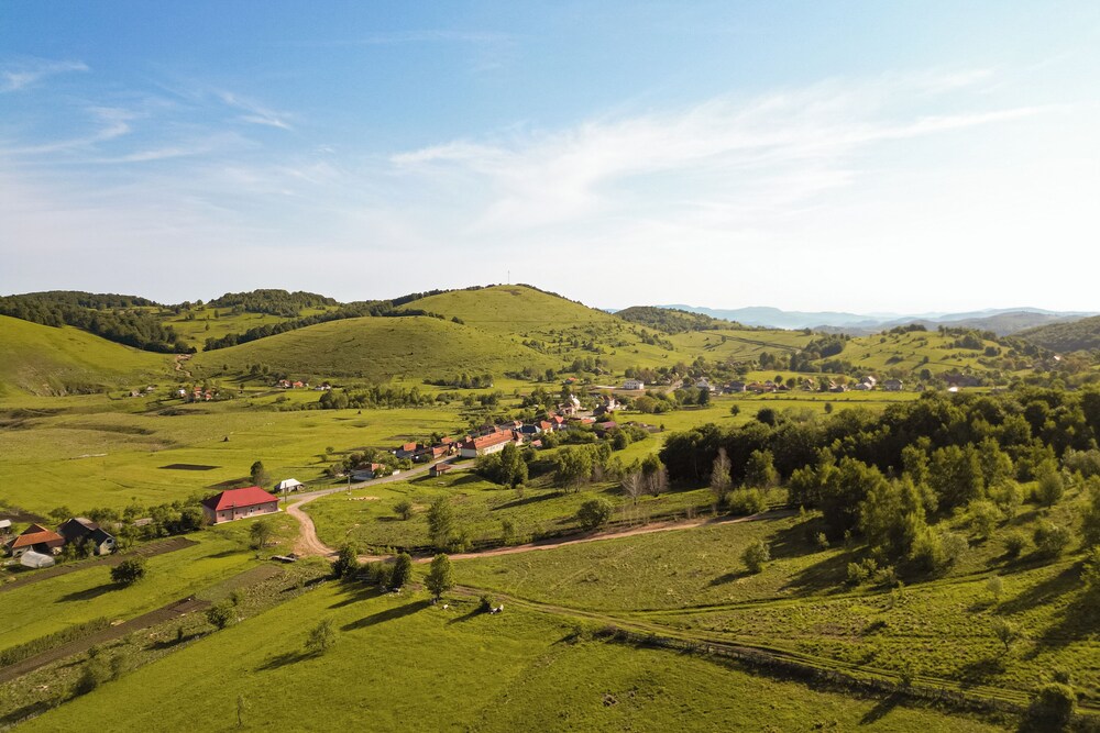 Transylvanian Home - Mountain View, BBQ & Pool