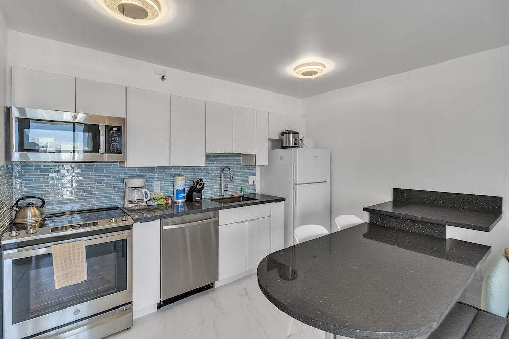 Waikiki Banyan Condo Located One Block From Waikiki Beach! by Koko Resort Vacation Rentals