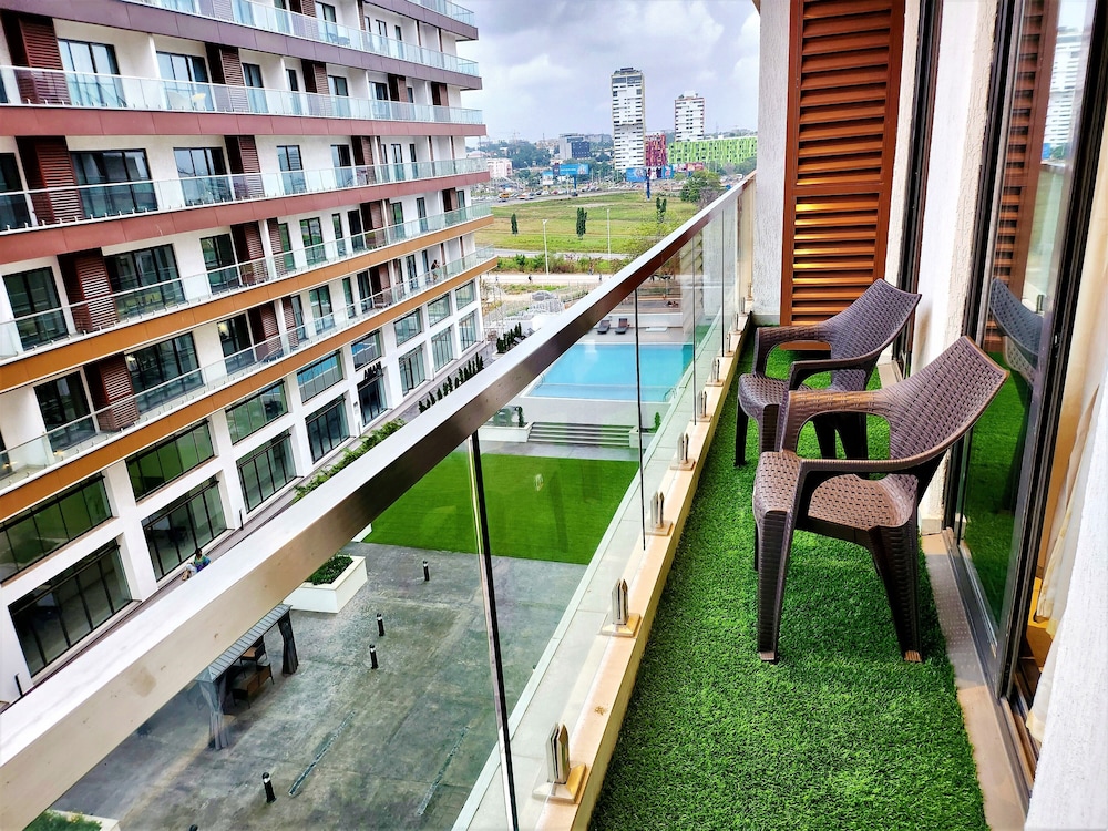 Chafford Suite-Douglas Luxury Apartments