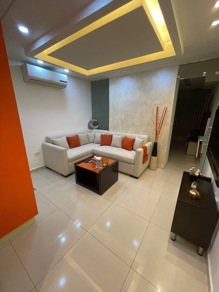 Al-burj Apart at 7th Circle 208