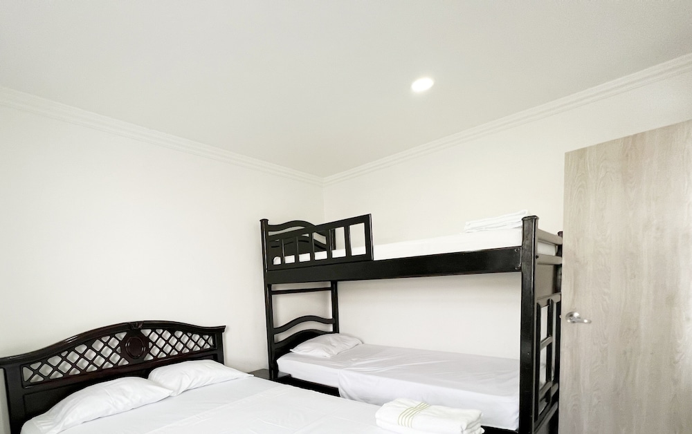 APARTAMENTO CON BALCON BY PARCEROS GROUP