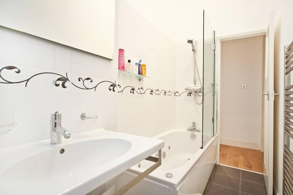 Beautiful 1-bed Apartment in Kensington, London