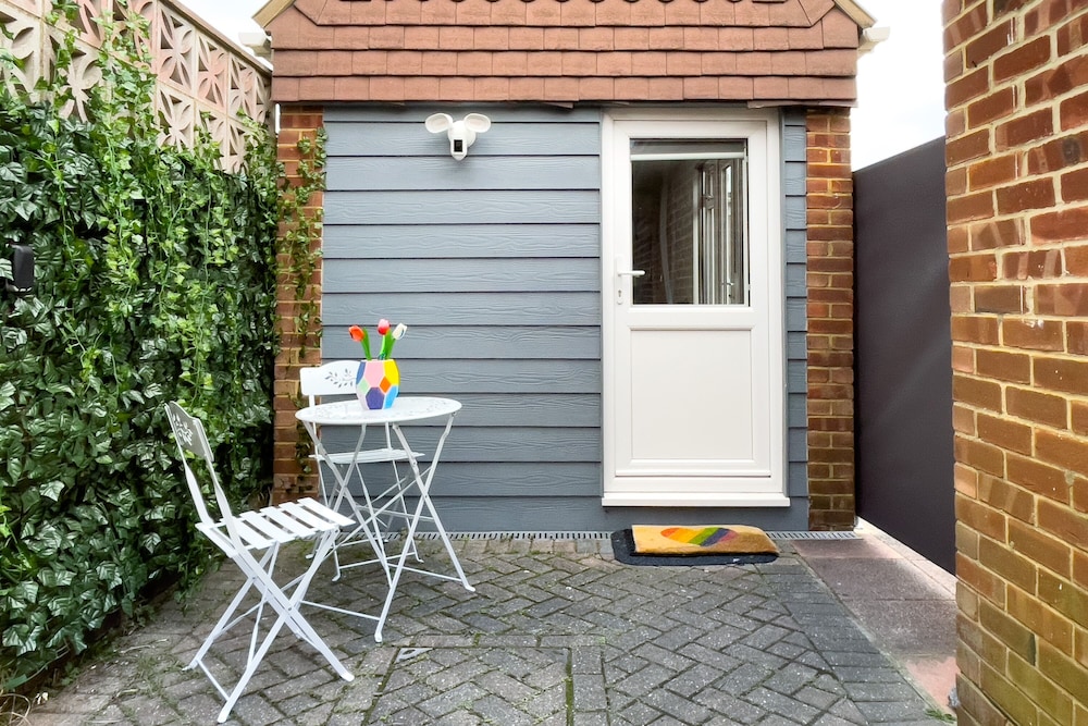 St Helens Studio - Free Parking By My Getaways