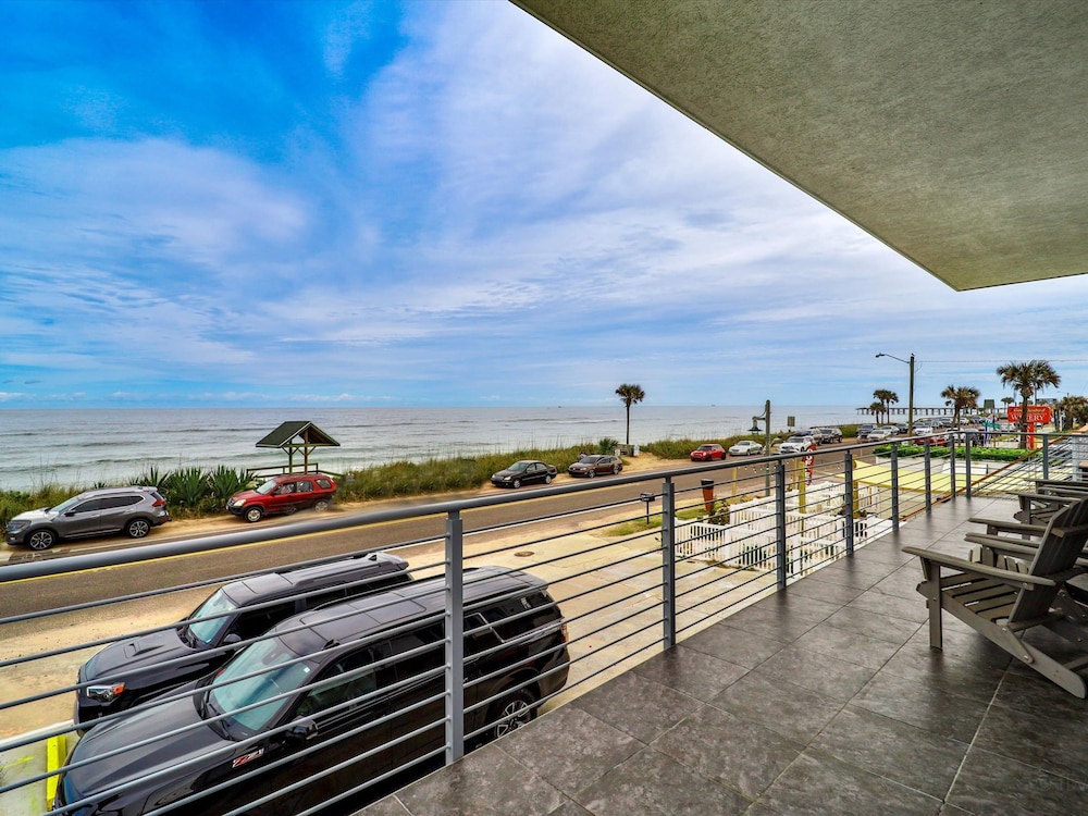Ocean Front Flagler Beach Sleeps 5 People