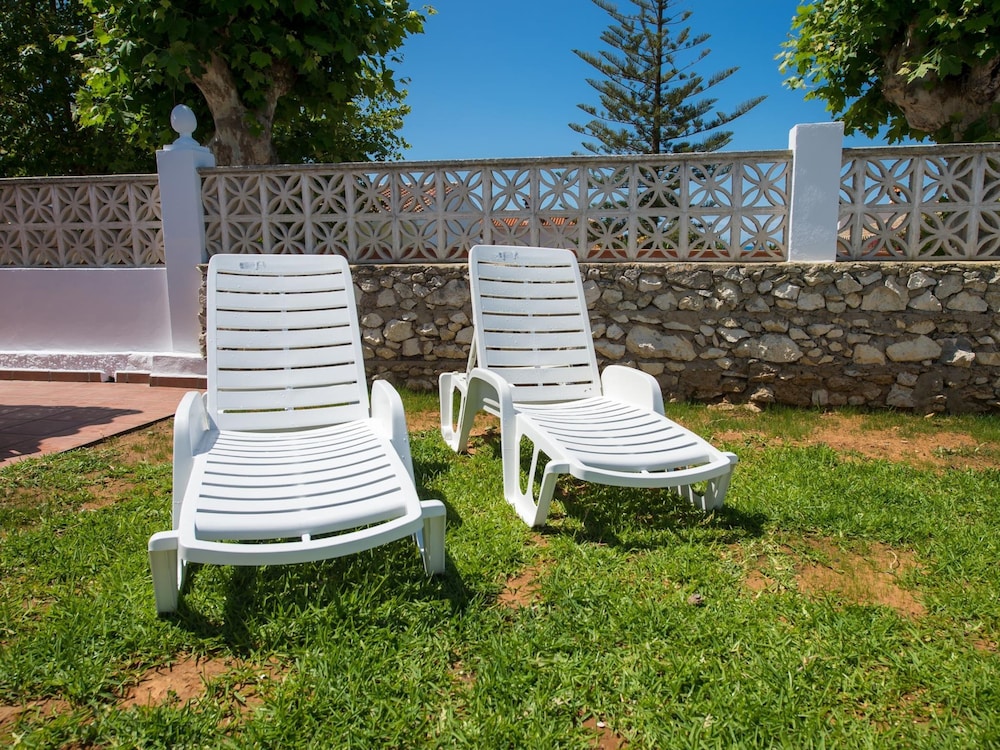 Calma Holiday Home 22606