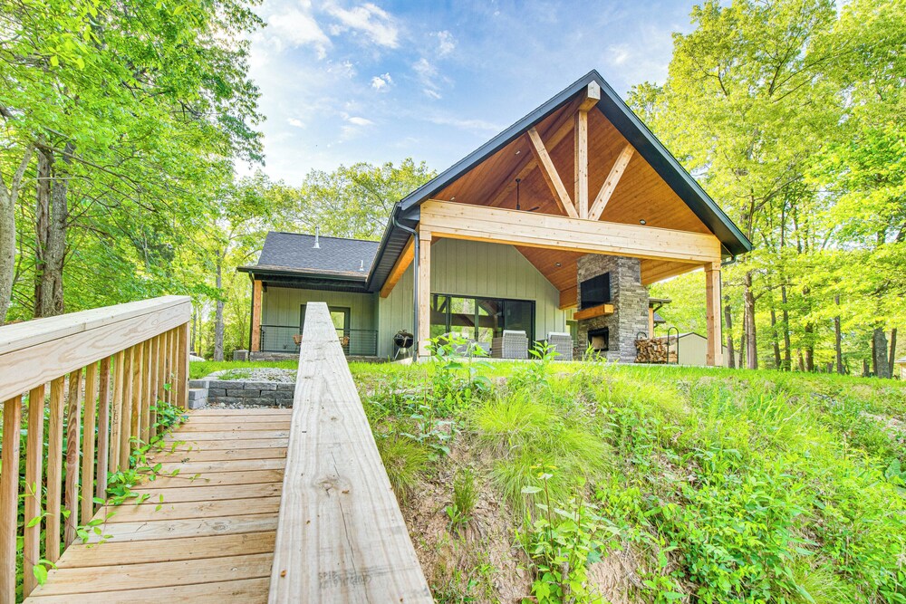 Mountain Home Vacations - Waterfront Flippin Retreat w/ White River Access! - Property Image 1