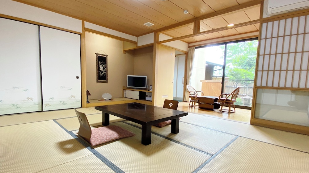 Hakusui Onsen Takenokura Sansou