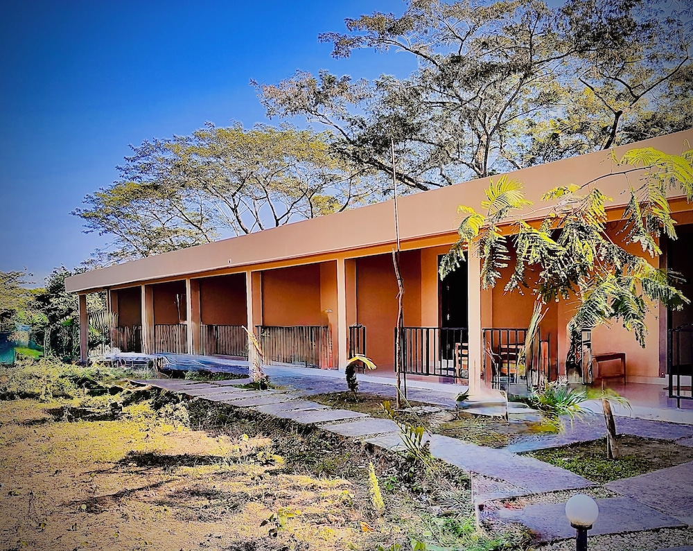 KAZIRANGA ECO VILLAGE RESORT