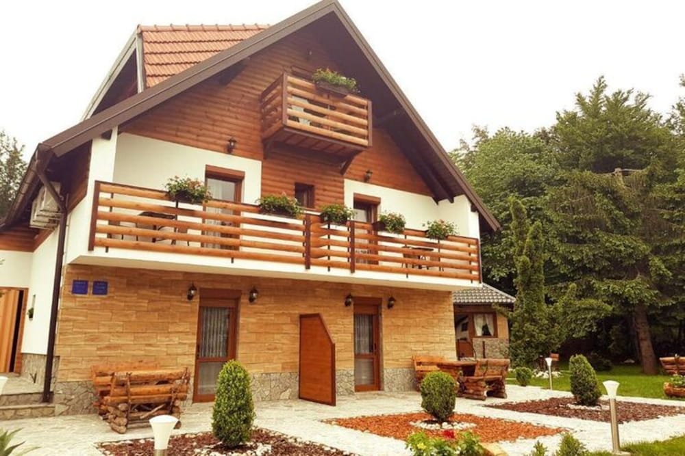 Green Valley Guesthouse in Jezerce