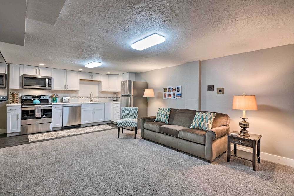 Modern Salt Lake City Apt.- 20mi to Snowbird!