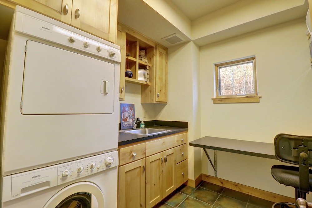 11 Stormwatch Circle 4br 3.5ba 4 Bedroom Home