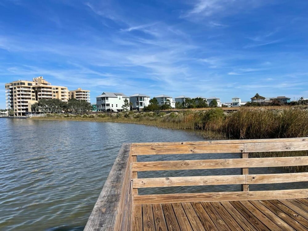 Compass Point 303