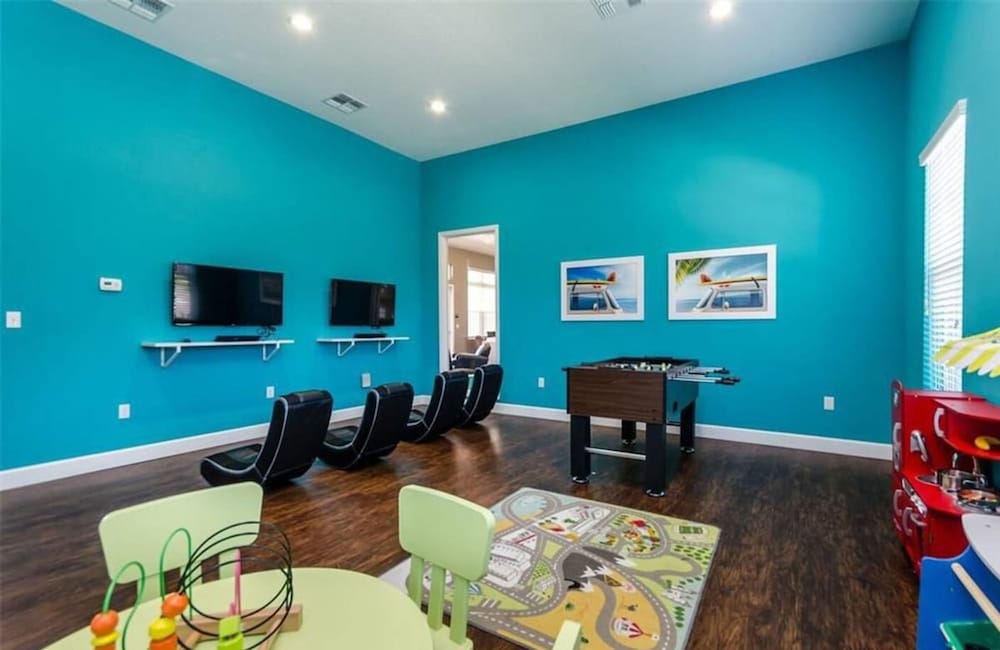 4Bd Minions Themed Home Near Disney Sleeps 10
