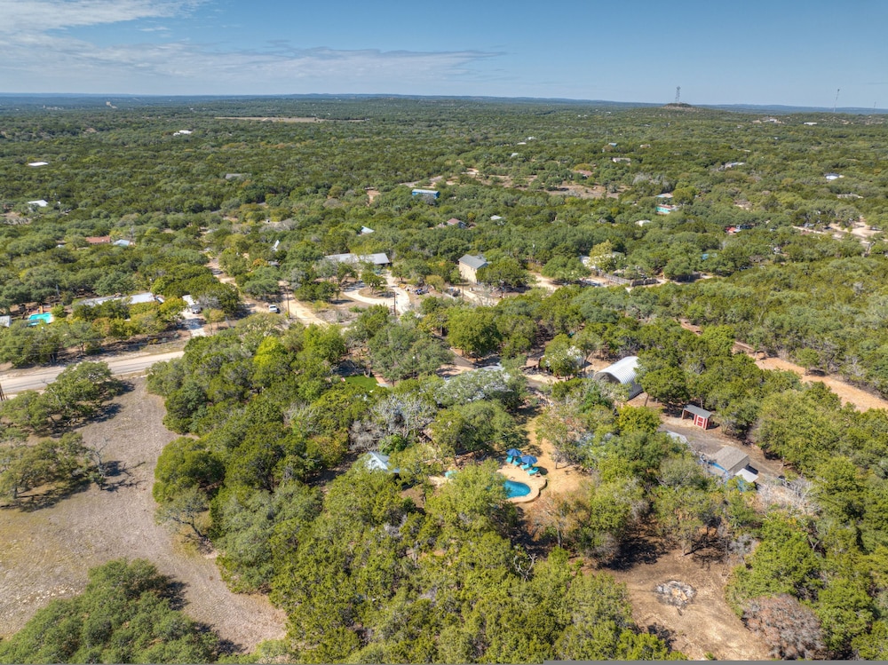 Terracotta Oasis - Wimberley for 30 Guests