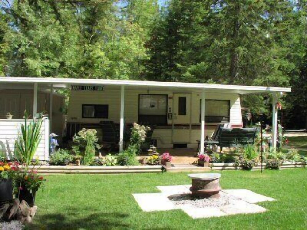 Jell-E-Bean Campground and Trailers