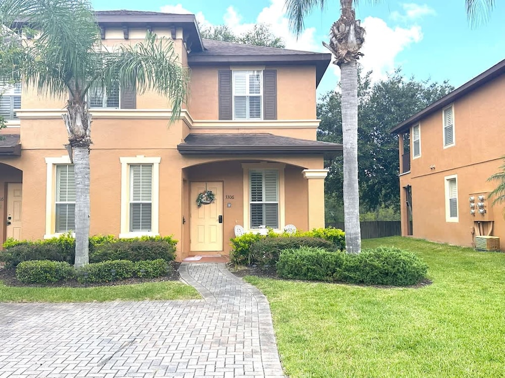4Br Resort Home With Pool and Lazy River Sleeps 8