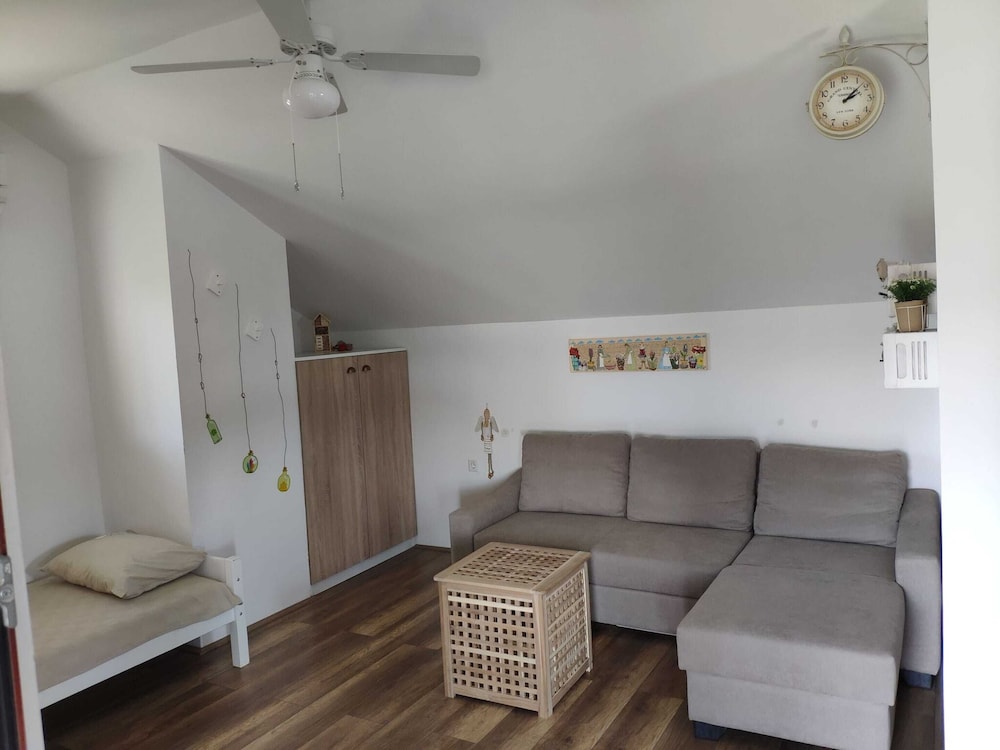 Modern Apartment in Starigrad With Garden
