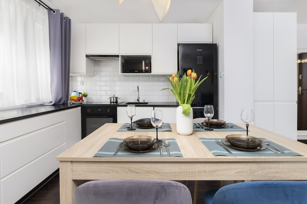 Warsaw Górnośląska Apartment by Renters view 4