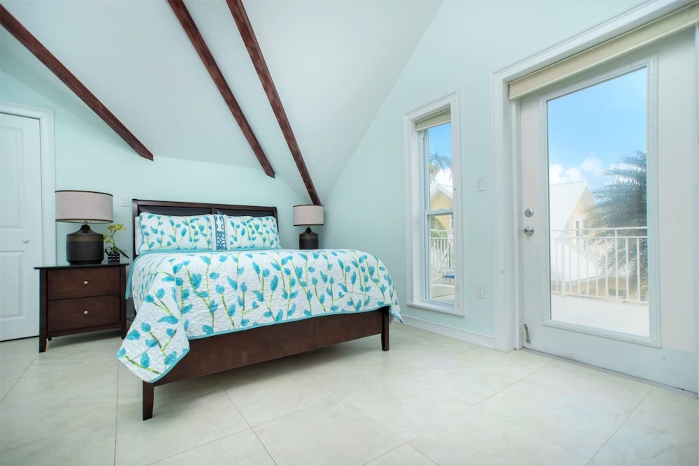 Luxury 3bd Beach View 3 Blue Stunning Views view 2