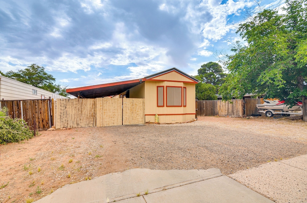 Pet-friendly Page Home ~ 4 Mi to Lake Powell!