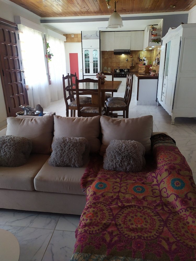 Casa Alvarez Bed and Breakfast