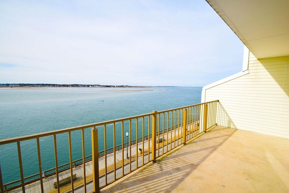 Crab Cove On The Bay 406