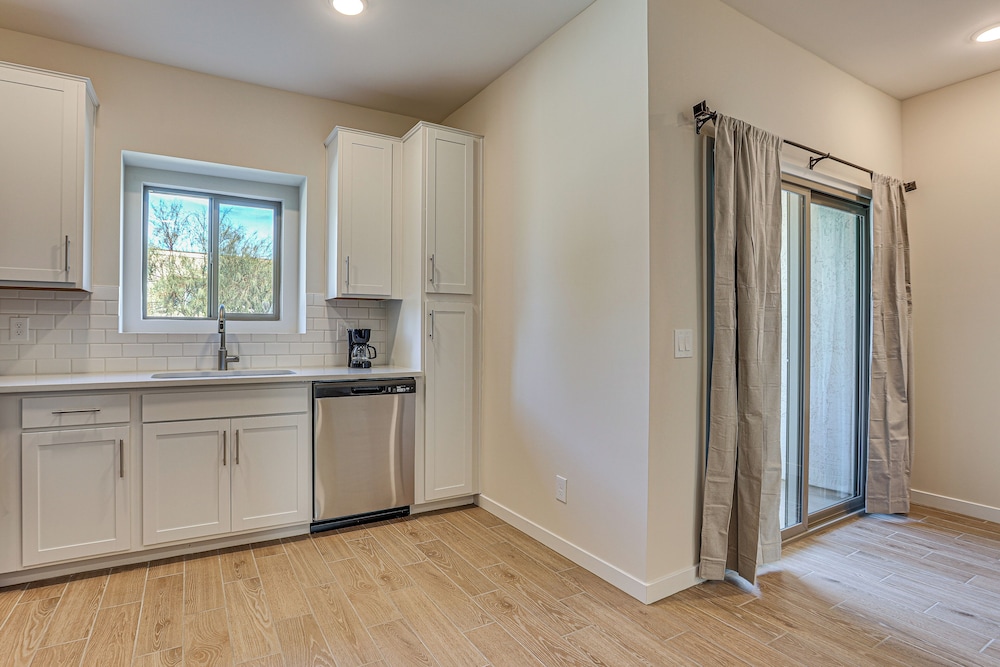 Community Pool & Hiking Trails: Deer Valley Condo