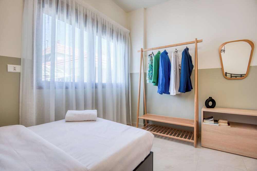 Vinyl 3-Bedroom Apartment in Zouk Mikael