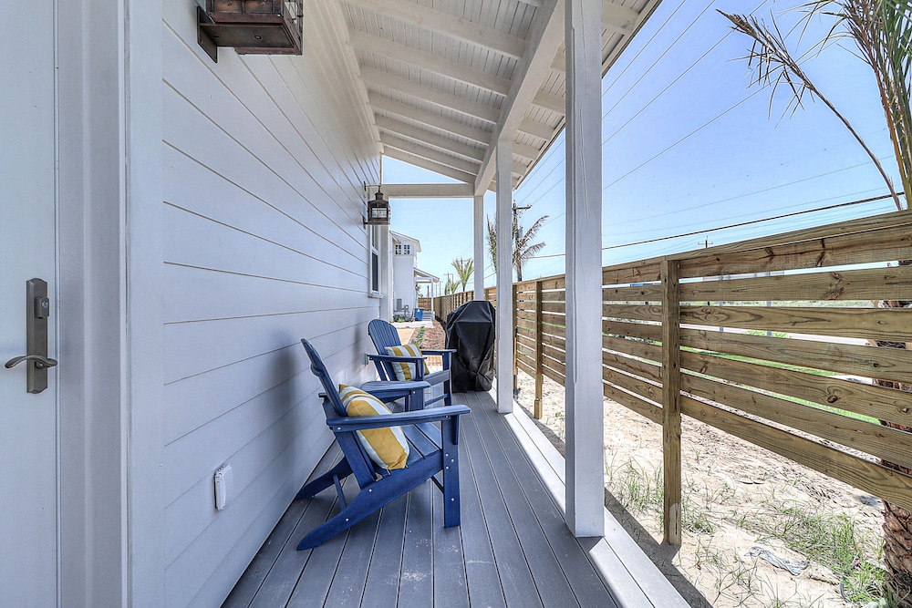 The Coastal Cottage 210esc-b