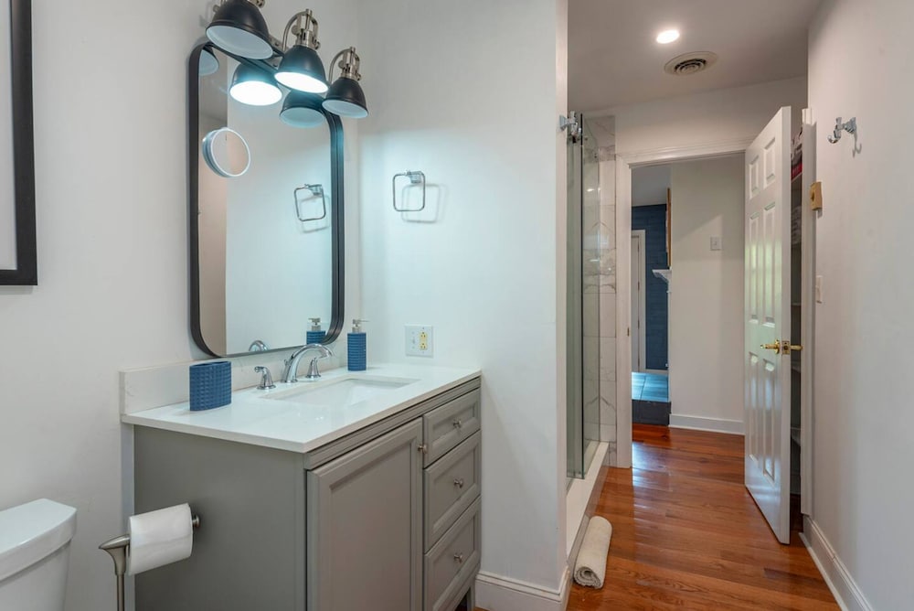Riverfront Sanctuary Your Mountain Getaway