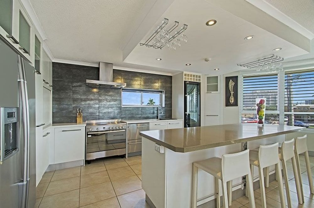 Chateau Royale Beach Resort Maroochydore