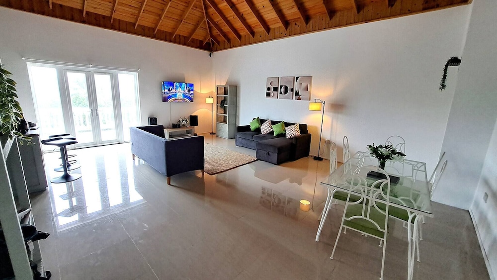 Montego Bay - Hillside Retreat