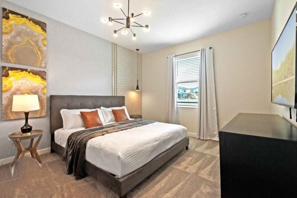 6 Bedrooms S / Storey Lake Home by RedAwning