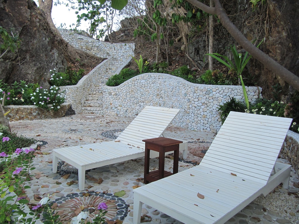 NoaNoa Island
