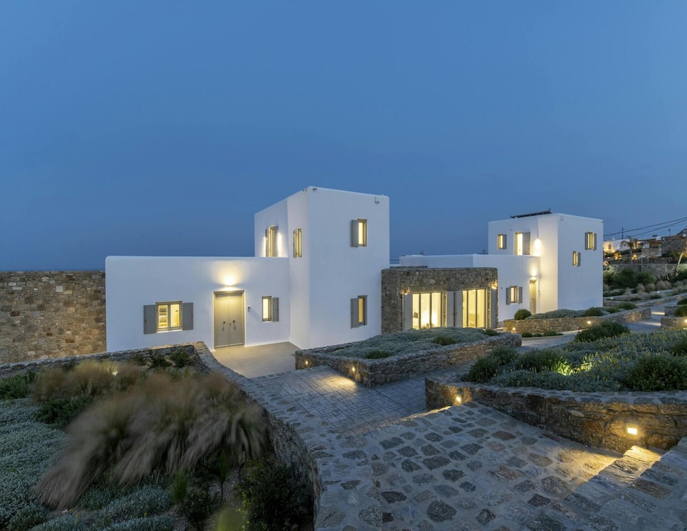 Pristine Villa With Swimming Pool