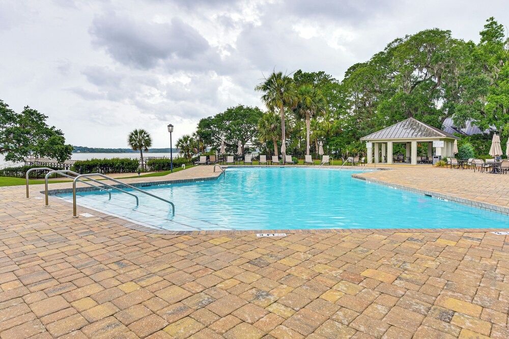 Golf, Swim & Unwind: Callawassie Island Hideaway!